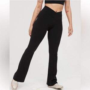 Aerie Offline Crossover Flare Leggings Size small black Athleisure